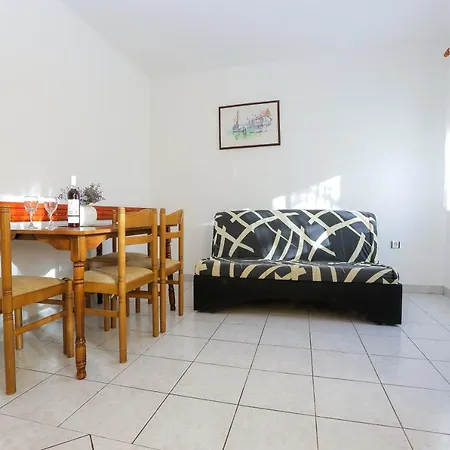 Kiko Apartment Drage